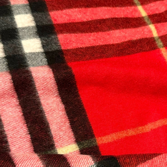 Authentic Burberry 100% Cashmere Red Check Scarf - Made in Scotland- Like New - Picture 9 of 10